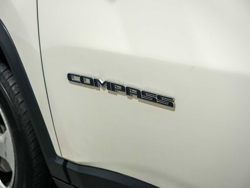 Used 2018 Jeep Compass Latitude w/ Popular Equipment Group AWD/4WD image 11