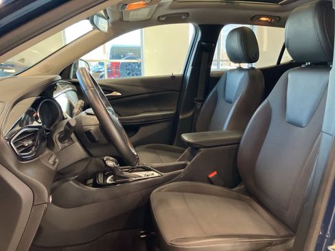 Used 2020 Buick Encore GX Select w/ Experience Buick Package image 12