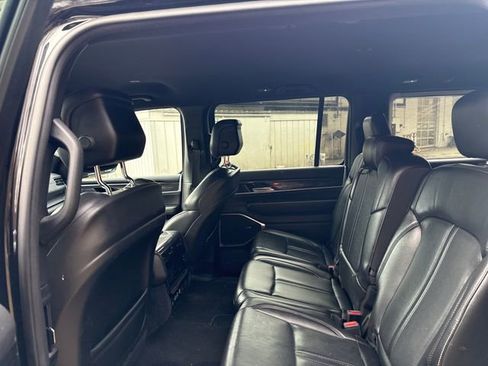 Used 2023 Jeep Wagoneer 4WD image 46