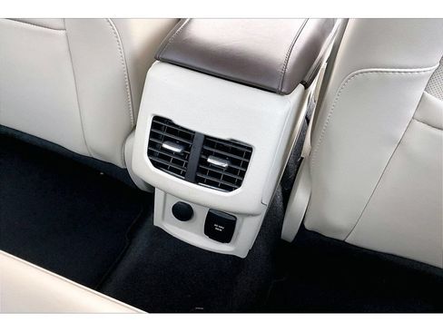Used 2017 Ford Fusion Platinum FWD image 13