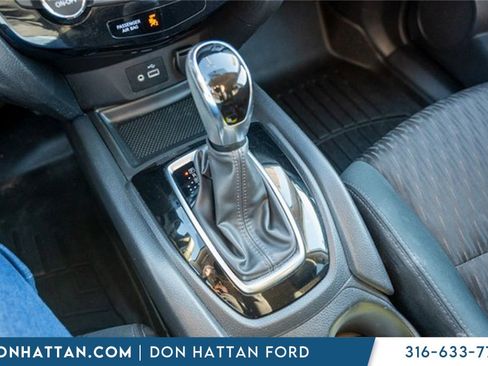 Used 2018 Nissan Rogue SV image 14