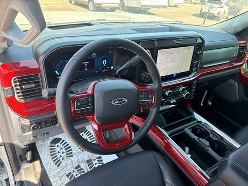 Used 2025 Ford F250 Lariat w/ Lariat Ultimate Package AWD/4WD image 14