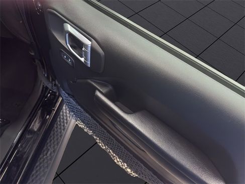 Used 2022 Jeep Gladiator Willys image 17