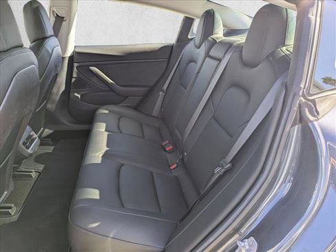 Used 2018 Tesla Model 3 Long Range image 19