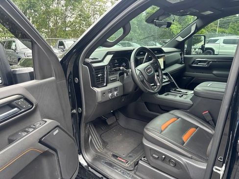 Certified 2025 GMC Sierra 2500 AT4 w/ AT4 Premium Plus Package AWD/4WD image 9