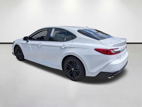 Used 2025 Toyota Camry SE FWD image 6