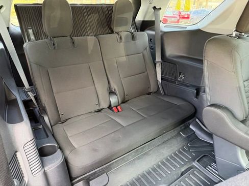 Used 2021 Ford Explorer XLT image 38