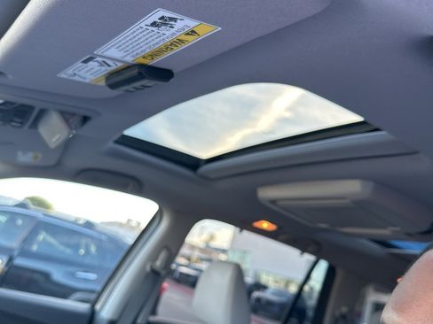 Used 2022 Honda Pilot Elite image 19