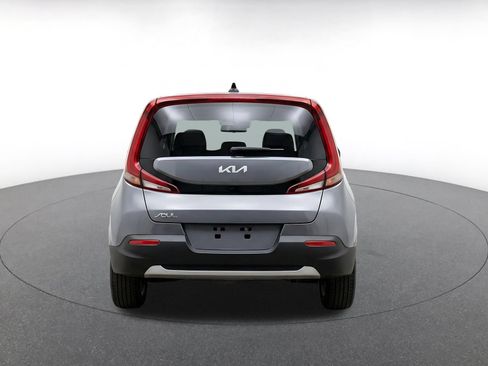 Used 2025 Kia Soul LX w/ LX Technology Package FWD image 6