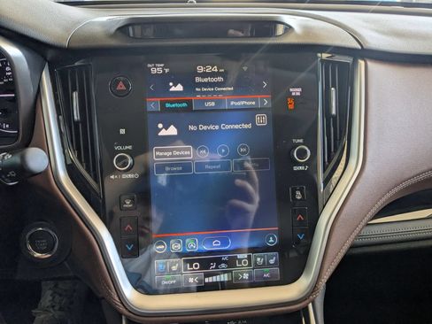 Certified 2022 Subaru Outback Touring AWD/4WD image 19