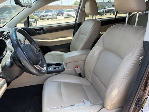 Used 2019 Subaru Outback 2.5i Limited AWD/4WD image 10