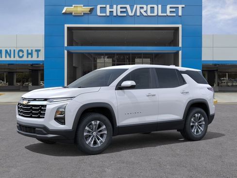 New 2026 Chevrolet Equinox LT FWD image 2