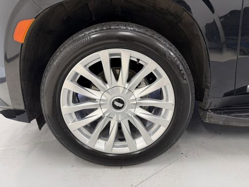 Used 2023 Cadillac Escalade ESV Luxury image 49