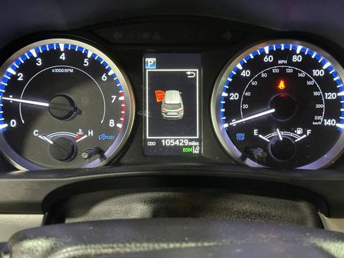 Used 2019 Toyota Highlander Plus image 29