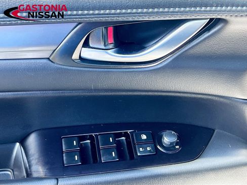 Used 2021 MAZDA CX-5 Touring image 23