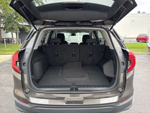 Used 2019 GMC Terrain SLE w/ Driver Convenience Package FWD image 7