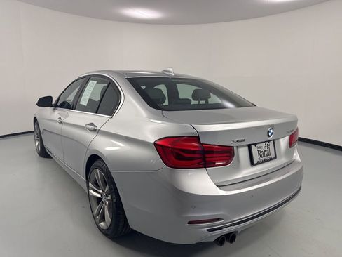 Used 2017 BMW 330i xDrive Sedan AWD/4WD image 5