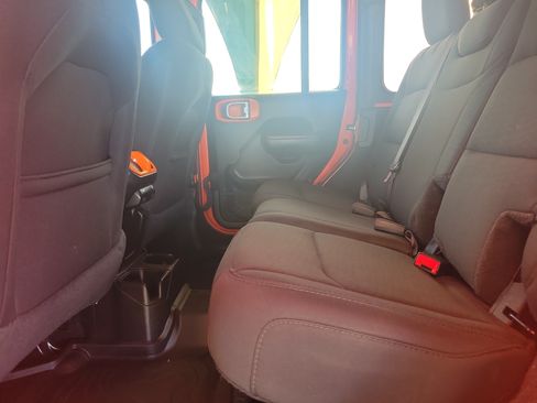 Used 2019 Jeep Wrangler Unlimited Sport S AWD/4WD image 6