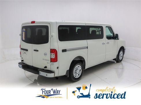 Used 2019 Nissan NV 3500 SV image 4