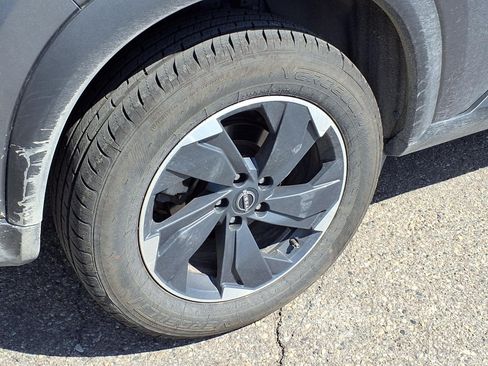 Used 2025 Nissan Rogue SV AWD/4WD image 10