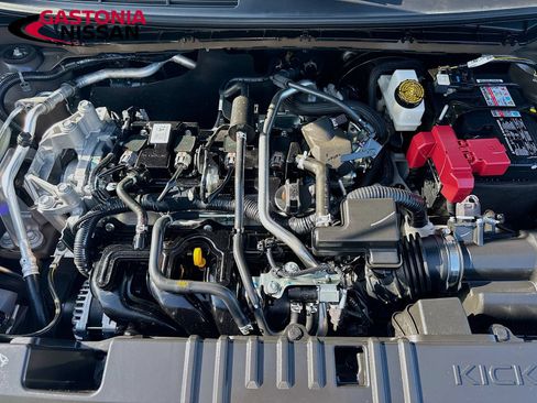 Used 2025 Nissan Kicks SR FWD image 37