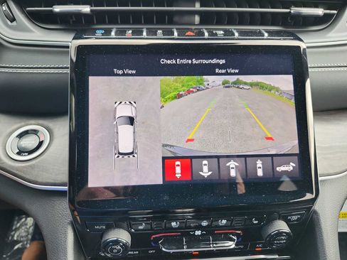 New 2024 Jeep Grand Cherokee Limited 4xe w/ Luxury Tech Group II image 14