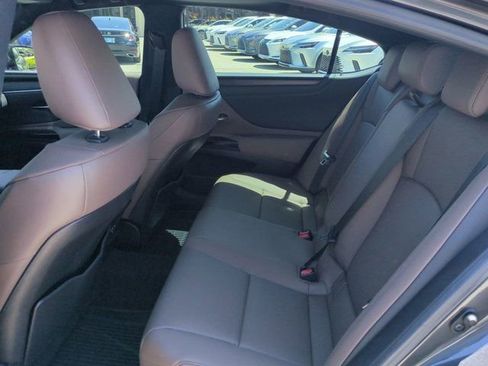 Used 2025 Lexus ES 350 w/ Premium Package FWD image 12