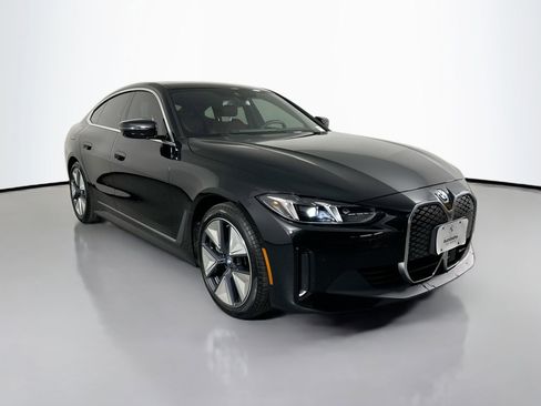 Used 2025 BMW i4 eDrive40 w/ Parking Assistance Package image 4