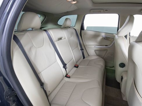 Used 2010 Volvo XC60 T6 image 16