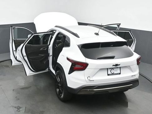 Used 2025 Chevrolet Trax ACTIV FWD image 62