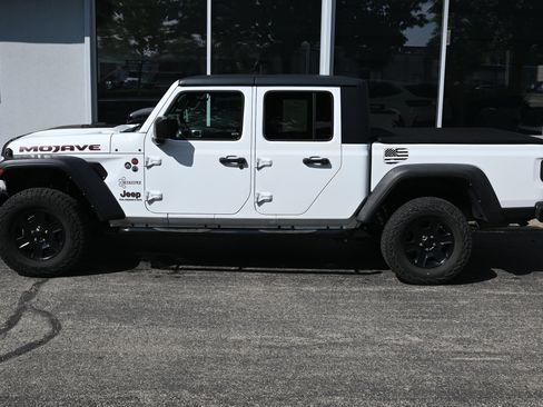 Used 2021 Jeep Gladiator Mojave w/ Cold Weather Group image 2