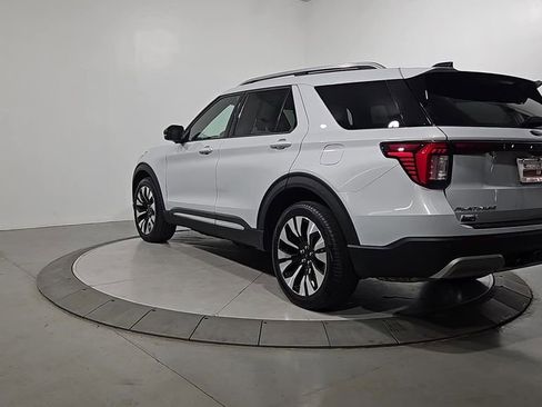Used 2025 Ford Explorer Platinum w/ LUX Leather Package AWD/4WD image 3