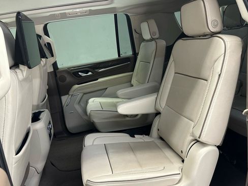 Used 2024 GMC Yukon XL Denali w/ Denali Reserve Package AWD/4WD image 18