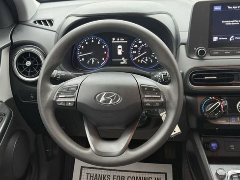 Used 2022 Hyundai Kona SE image 21