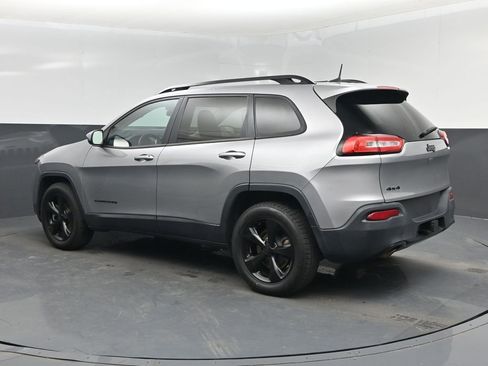 Used 2016 Jeep Cherokee Latitude AWD/4WD image 4