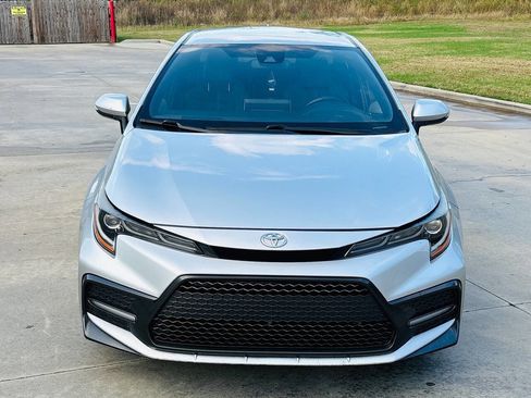 Used 2020 Toyota Corolla SE image 2