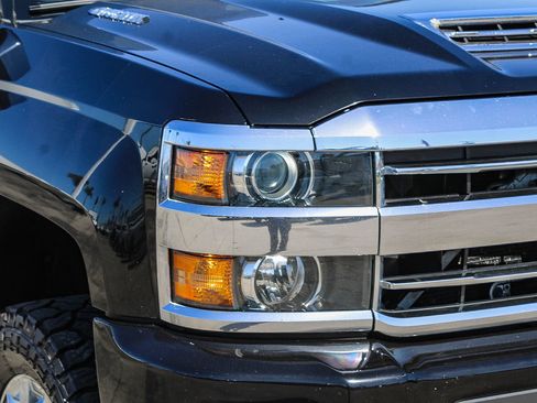 Used 2018 Chevrolet Silverado 2500 High Country w/ Duramax Plus Package AWD/4WD image 4