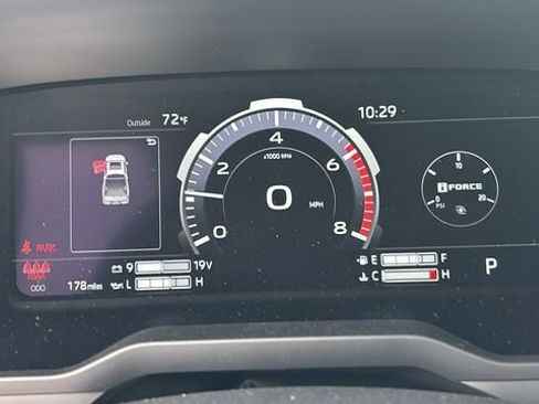 New 2026 Toyota Tundra Limited AWD/4WD image 16