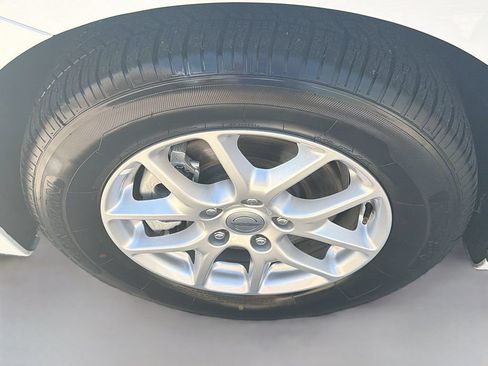 Used 2023 Chrysler Voyager LX FWD image 34