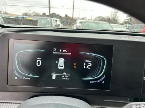 Used 2024 Kia Sportage LX image 23