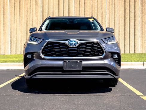 Used 2023 Toyota Highlander Limited AWD/4WD image 3