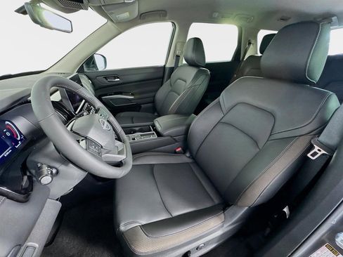 New 2026 Nissan Pathfinder SL image 11