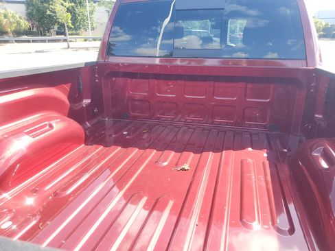 Used 2024 RAM 2500 Tradesman w/ Chrome Appearance Group AWD/4WD image 7
