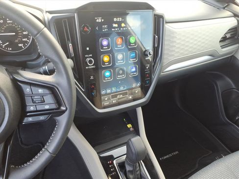 Used 2025 Subaru Forester Premium image 36