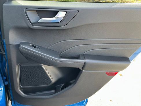 Used 2021 Ford Escape SE w/ SE Sport Appearance Package image 41