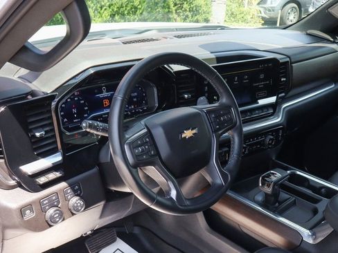 Used 2024 Chevrolet Silverado 1500 High Country w/ Technology Package AWD/4WD image 21