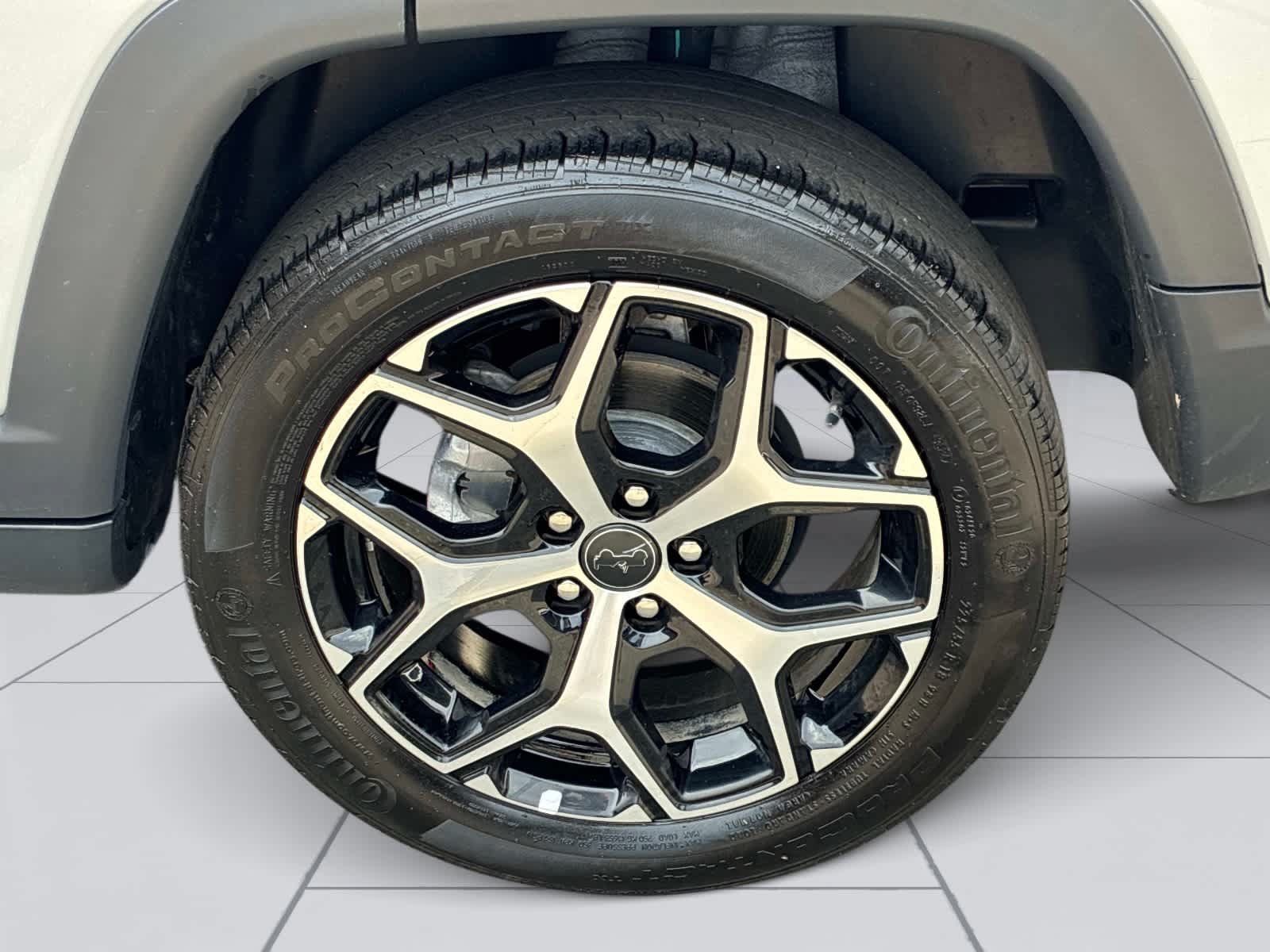 Used 2025 Jeep Compass Limited AWD/4WD image 10