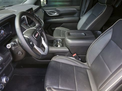 Used 2023 GMC Yukon SLT w/ SLT Luxury Package RWD image 19