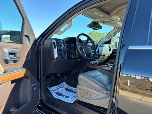 Used 2017 Chevrolet Silverado 3500 LTZ w/ Duramax Plus Package image 11