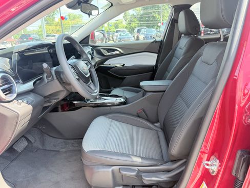 Used 2026 Chevrolet Trax LT FWD image 20